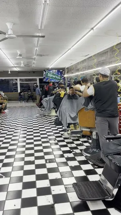 https://cdn.salonspotlight.com/photos/q7WKyC698Ph2bNL1WdGZ/0890e8d7-17bc-45c1-af82-003917b9488b_720x720