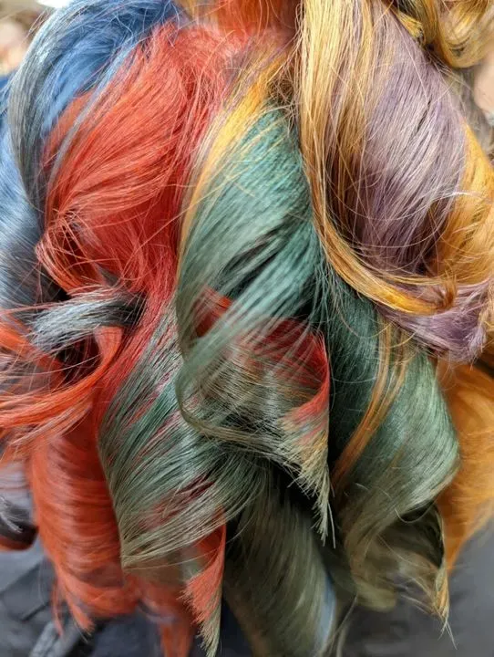 https://cdn.salonspotlight.com/photos/q7xNHYGz7LUes5nPKFqB/364a579e-767e-4abe-a3e5-c791d2cea69c_720x720