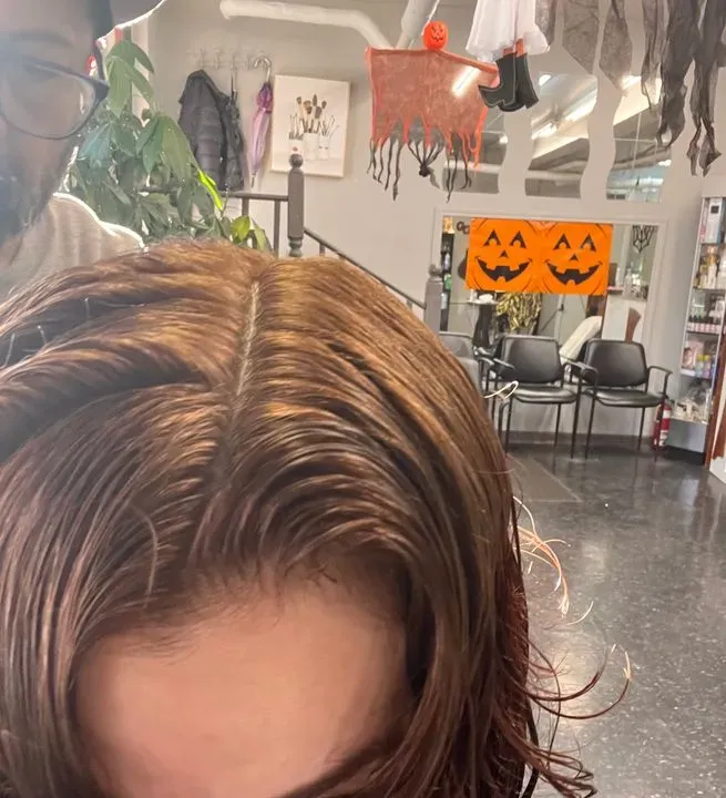 https://cdn.salonspotlight.com/photos/q8uDAFwR2KoJvK2A1ICg/4dd8b4c9-5339-48f2-ab08-9891b0fdf8fb_720x720