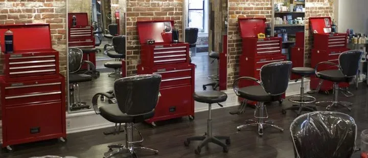 https://cdn.salonspotlight.com/photos/q92i64yQVm11OXn8uSbM/7255c5ec-83c5-47b6-8999-d7a29ac8e82f_720x720