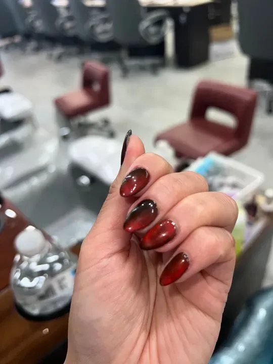 https://cdn.salonspotlight.com/photos/qB7LDSSL78RNx0k0hIOY/065919c0-d904-4b12-9401-dec4e3d3d397_720x720