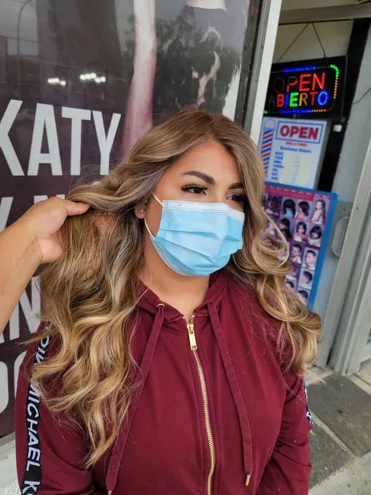 https://cdn.salonspotlight.com/photos/qBNbUdT1x1QO6KDszlFD/d166c51f-0d3d-4e59-adc2-f8cc3360bbcd_720x720
