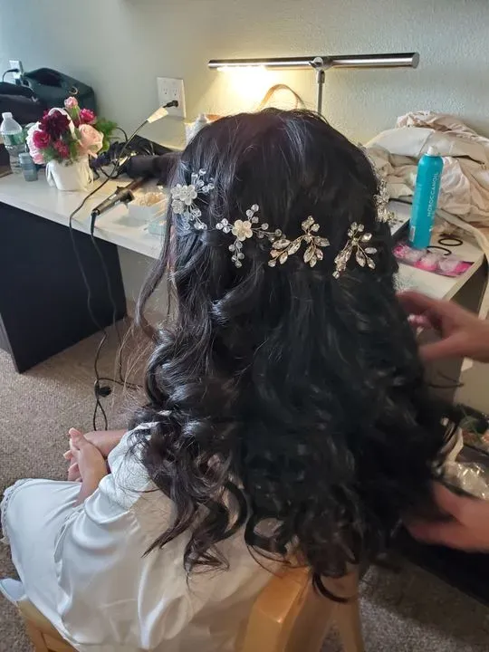 https://cdn.salonspotlight.com/photos/qC34DpKPDaiCjalsmuxD/0df349bc-5d3f-4bdd-8f7d-1c633a2fe819_720x720