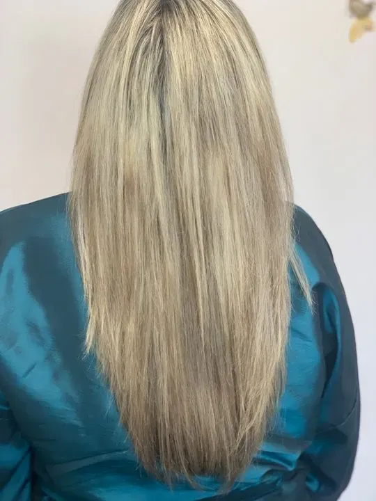 https://cdn.salonspotlight.com/photos/qC34DpKPDaiCjalsmuxD/e41b0aca-7fd0-4979-869a-0963d83ce6c3_720x720