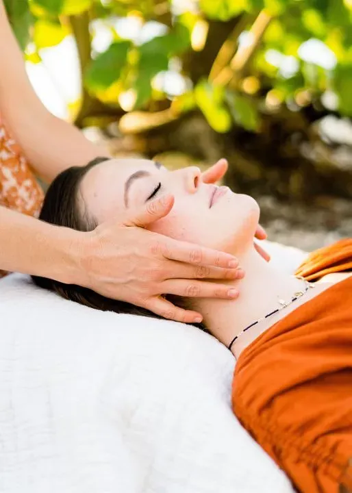 https://cdn.salonspotlight.com/photos/qC3vhEwpcytWt34C6bbH/1efa8b50-c46a-4115-afd5-950f76cc9445_720x720