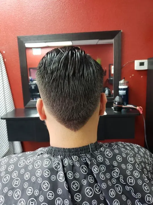 https://cdn.salonspotlight.com/photos/qCPuwDmM3v07lc8yoCBB/1fa5b3b1-3056-483f-b080-47b01a0de6a6_720x720