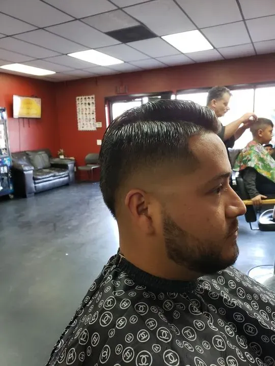 https://cdn.salonspotlight.com/photos/qCPuwDmM3v07lc8yoCBB/470963f7-9624-4a8c-a417-6ccc0c755688_720x720