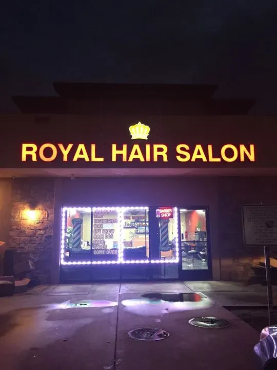 https://cdn.salonspotlight.com/photos/qCPuwDmM3v07lc8yoCBB/f07b50f2-0e9b-4af3-9919-f068127890b8_720x720