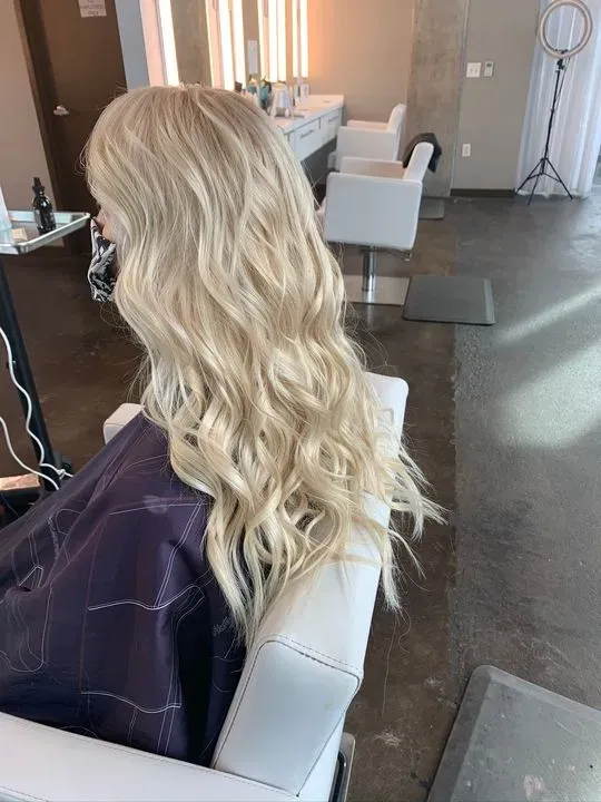 https://cdn.salonspotlight.com/photos/qDe8MmXSPr1vF7QXCCL4/ca064be6-019e-4278-9b17-2dd23f5cade0_720x720