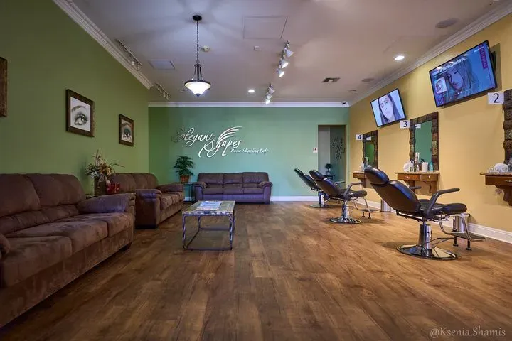https://cdn.salonspotlight.com/photos/qEkTmcTqY6kg0phoVnil/fec1a341-b0a3-418c-ba97-28805d6b2b1d_720x720
