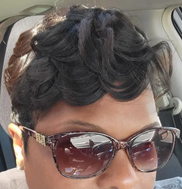 https://cdn.salonspotlight.com/photos/qHNCbsyoQw3jbngxLQDV/9a16ee66-012f-46eb-aee5-32178a324583_720x720