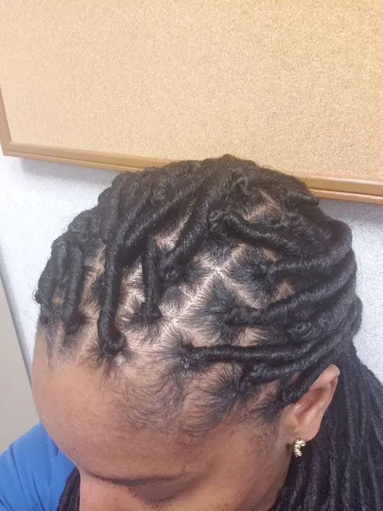https://cdn.salonspotlight.com/photos/qHeeyPtkM6uaj5P7LIT1/2ce34f6c-09b3-4dba-8d43-20dc2d2eee5f_720x720