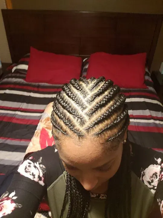 https://cdn.salonspotlight.com/photos/qHeeyPtkM6uaj5P7LIT1/9813ff31-8086-4b42-9a88-cc0588e9702e_720x720