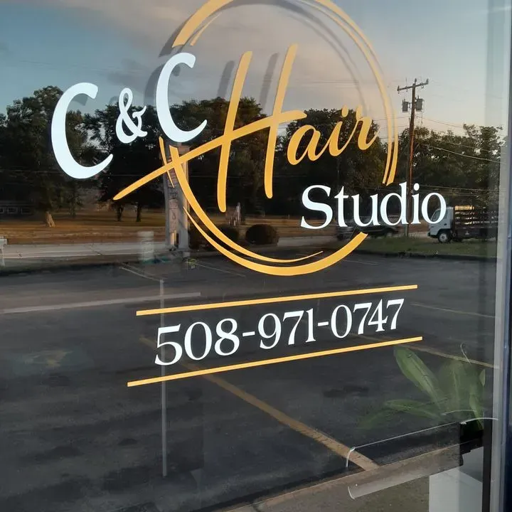 https://cdn.salonspotlight.com/photos/qJoNkLeKwMXYSZKQCAlZ/4b51456a-13ae-45fd-99ee-66c60fbed37f_720x720