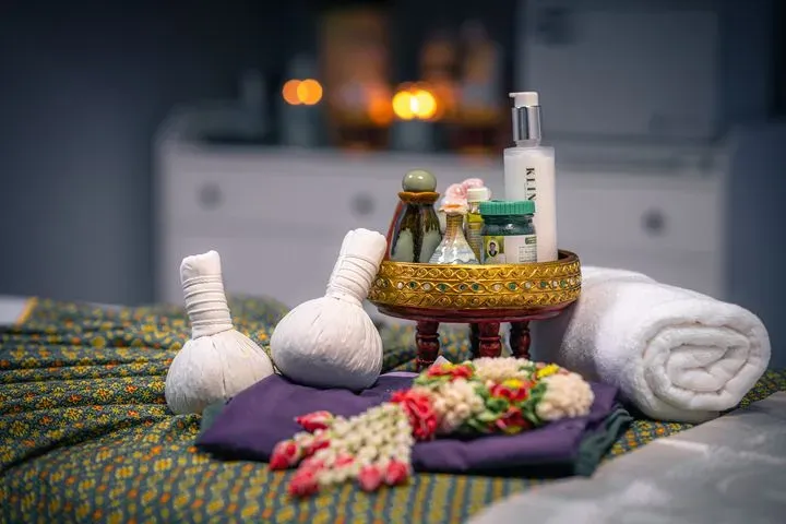 https://cdn.salonspotlight.com/photos/qKdX98F0aOv60p3zNm70/4aa1aa43-0077-466d-b9c2-24eaf4ed818a_720x720