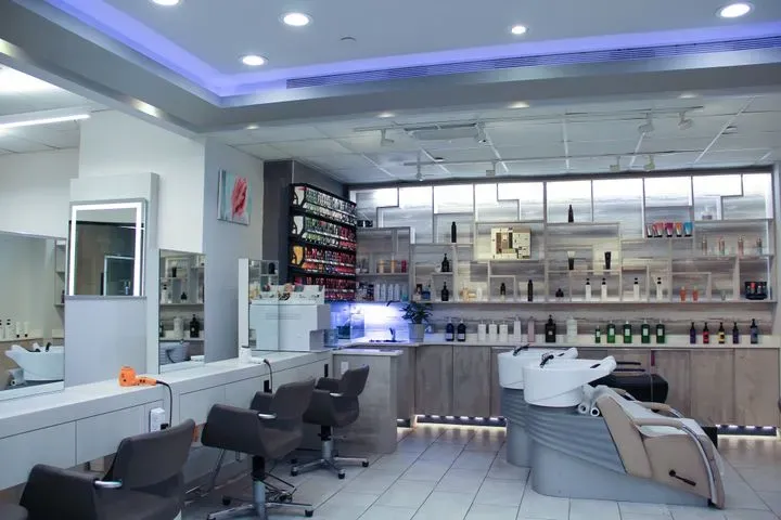 https://cdn.salonspotlight.com/photos/qMhwAdR55DmlTXqXaZwE/b8ab3262-db90-4821-bedf-84640b8ade4e_720x720