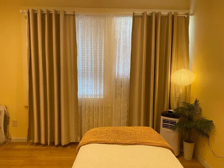 https://cdn.salonspotlight.com/photos/qNHBg2KMa2aYRQYSExju/3db34d2d-d60f-4df2-ac84-bb6feffbfe0f_720x720