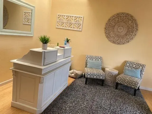 https://cdn.salonspotlight.com/photos/qNHBg2KMa2aYRQYSExju/50e64dbd-f4c2-499e-af57-f2b1e4974f16_720x720