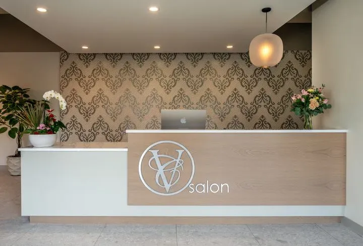 https://cdn.salonspotlight.com/photos/qOVe7jpJsXtgYO975cfP/dfa45a3b-7066-4dcd-a5ad-ffc92fa0c846_720x720