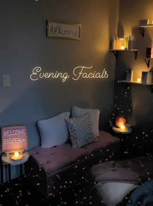 https://cdn.salonspotlight.com/photos/qQT6mtPlcjOCuv94lDUJ/840622d0-809f-405e-826e-72d6fb21d896_720x720