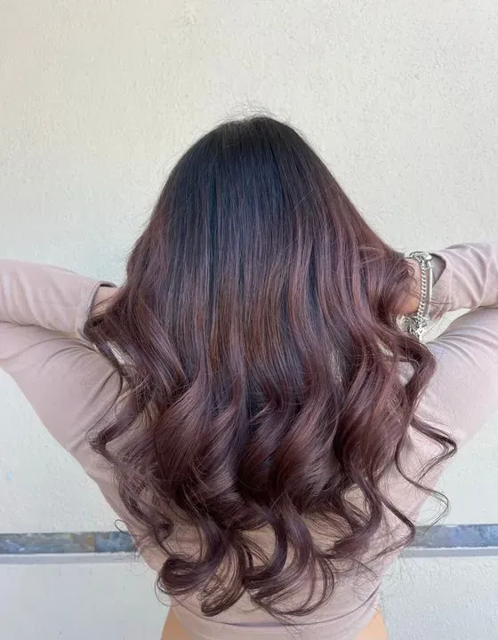 https://cdn.salonspotlight.com/photos/qRmpwnPJRa2pgik4qLb7/4be4c8d3-0167-4aaf-ba52-15d53da2fc80_720x720
