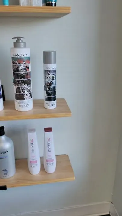 https://cdn.salonspotlight.com/photos/qUBw83BJVOEi8EsM99Ll/e359bbfb-2e24-441c-bde5-9d41bbb36b1f_720x720