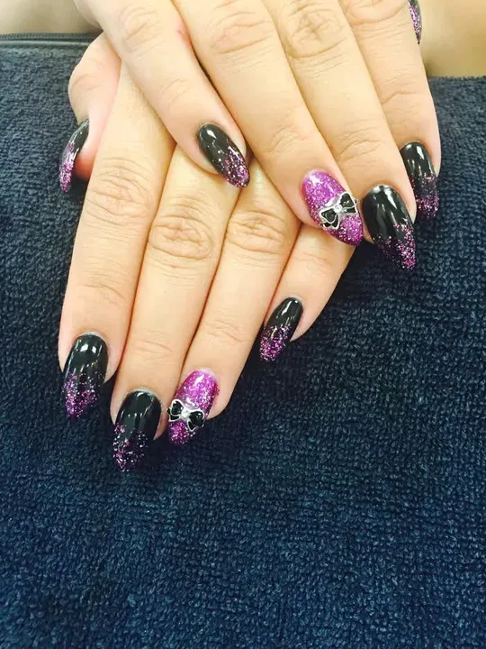 https://cdn.salonspotlight.com/photos/qUBw83BJVOEi8EsM99Ll/e53bcde0-f5c7-48d0-adeb-4ba55917ab9a_720x720