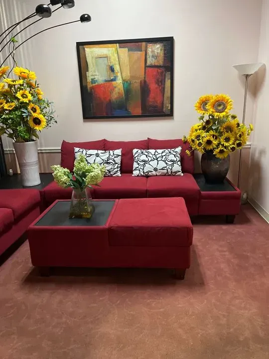 https://cdn.salonspotlight.com/photos/qUYPvPYJhdMqLap1pGhe/9bbd27f4-80b4-403b-b5c3-1d16e0f781dd_720x720