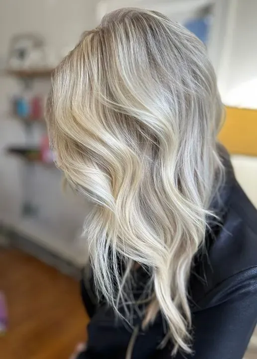 https://cdn.salonspotlight.com/photos/qUYUlSbwpNEeRInuNOv8/799a20c3-cb60-4d38-8a59-adc60f48acfa_720x720