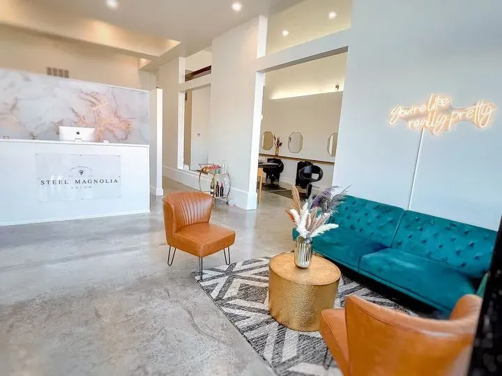 https://cdn.salonspotlight.com/photos/qbDOJJc4euFUShuYFEvj/2bf245c3-a2f4-4b99-8140-1a7216d8478b_720x720