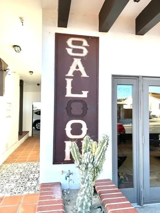 https://cdn.salonspotlight.com/photos/qeG8nOpM4SnsQHGcsfxT/beec8183-1b89-4d0a-ab01-64d9ffbf97ac_720x720