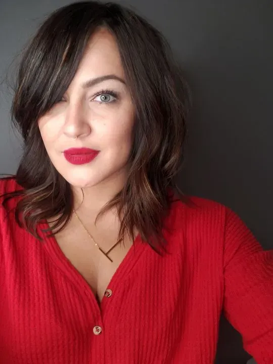 https://cdn.salonspotlight.com/photos/qfLjDUed2fQfcOrNLgLO/53d7dcaa-439e-44d0-ab59-5b17b2417e3b_720x720
