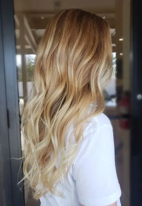 https://cdn.salonspotlight.com/photos/qfLjDUed2fQfcOrNLgLO/cdb222bd-5113-4980-9ffb-fa13d7bf54b5_720x720