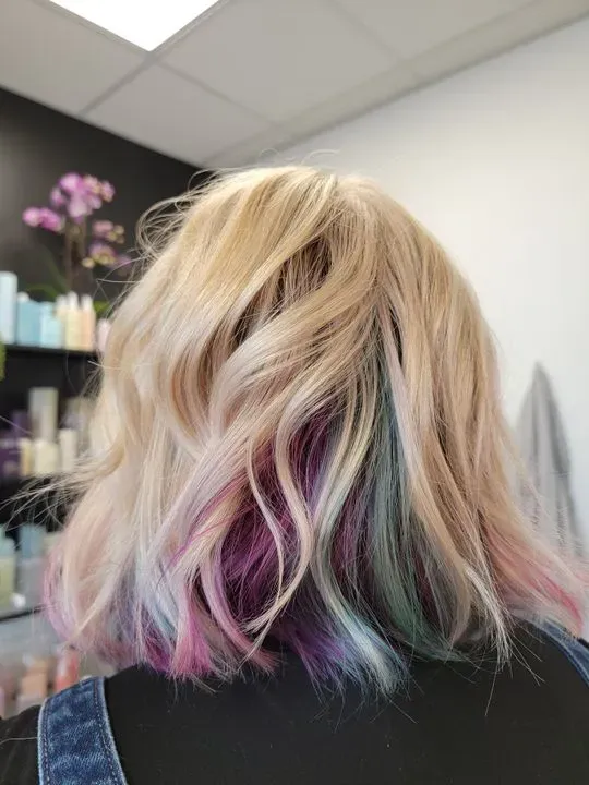 https://cdn.salonspotlight.com/photos/qfLjDUed2fQfcOrNLgLO/ec0225ee-5855-4fec-9cc0-b7a44f94408c_720x720