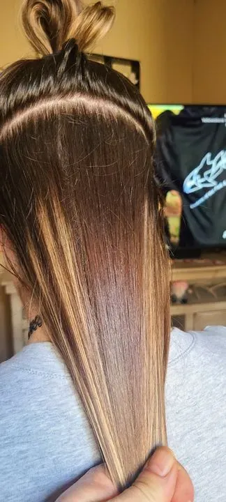 https://cdn.salonspotlight.com/photos/qgNthaTAYzAegezakLq1/3c8f8ec8-d760-41d2-9f76-fed04bc7afb0_720x720