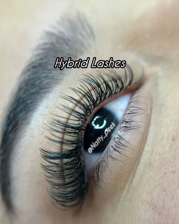https://cdn.salonspotlight.com/photos/qhegmtbFCNgYx019NEtE/cd23d0ba-d42d-40c5-9072-6a047bfd5e46_720x720