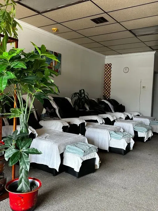 https://cdn.salonspotlight.com/photos/qiv3aAldpnAxLazOJweo/0e5aa314-4d50-49f6-a777-67deb96c006d_720x720