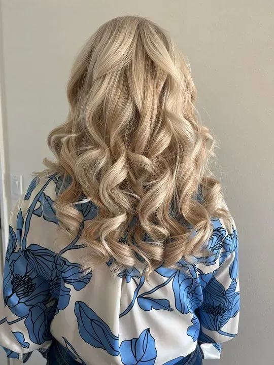 https://cdn.salonspotlight.com/photos/qm6PXqh5RoxBBumQCVdX/fb0d4d3b-f865-422f-89ab-7f30a6bd22ac_720x720