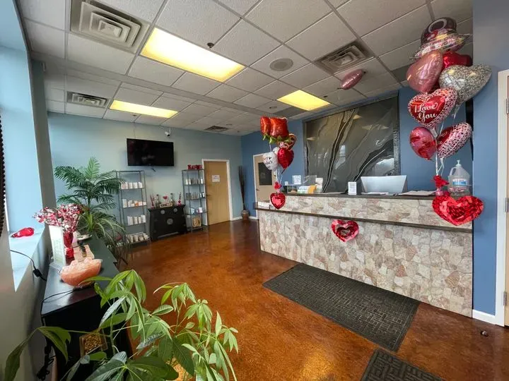 https://cdn.salonspotlight.com/photos/qnf7F2C20cuHtBSjt21L/384ee8e9-4723-4f78-a4b4-c24cb757fb51_720x720