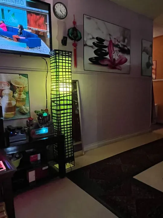 https://cdn.salonspotlight.com/photos/qq6D3X6LqOv6jvRzJonT/7485b87b-d749-46b5-b934-d365564e8efa_720x720