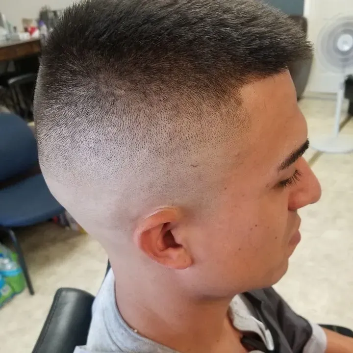https://cdn.salonspotlight.com/photos/qtC6uEauEG1w8bC7Ez7I/8a0475ce-f263-425a-82e3-7bef9ac0c071_720x720