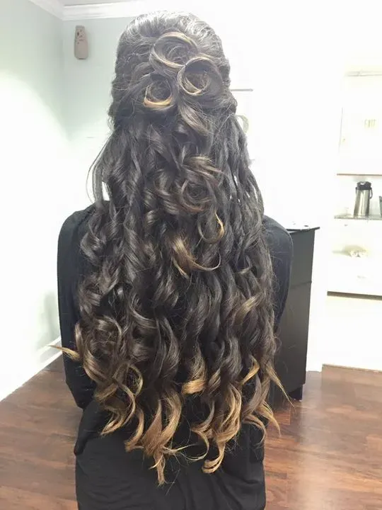 https://cdn.salonspotlight.com/photos/qwd5T3FrRlgid4AjJSvn/f4ece9ee-b1b2-4f7f-823b-591f383c9dac_720x720