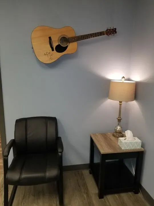 https://cdn.salonspotlight.com/photos/qyup0x8rI1rDobonSOu9/7757a4be-3da3-4e97-83c0-819a1a071d7b_720x720