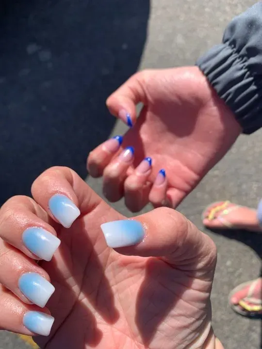 https://cdn.salonspotlight.com/photos/r0dEnQufSQLKzg5nFmB9/34170800-8c91-45d9-baaa-f8fab9f668a5_720x720