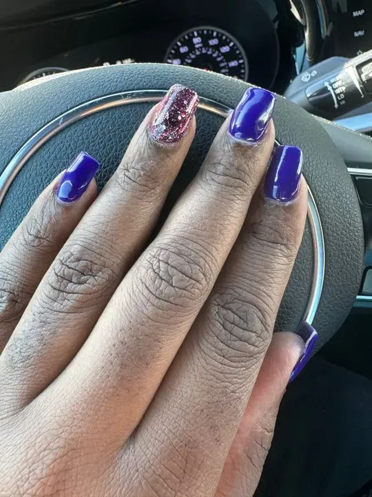 https://cdn.salonspotlight.com/photos/r0hUbdoneNrLwXezdaEr/78daa99c-43b6-4ba7-b278-019aebe305ac_720x720