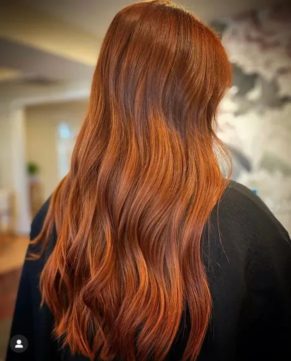 https://cdn.salonspotlight.com/photos/r0rZiLdeZ59WKeeRxCAH/12de79f7-db95-4a7c-9501-94ce2c6fd924_720x720