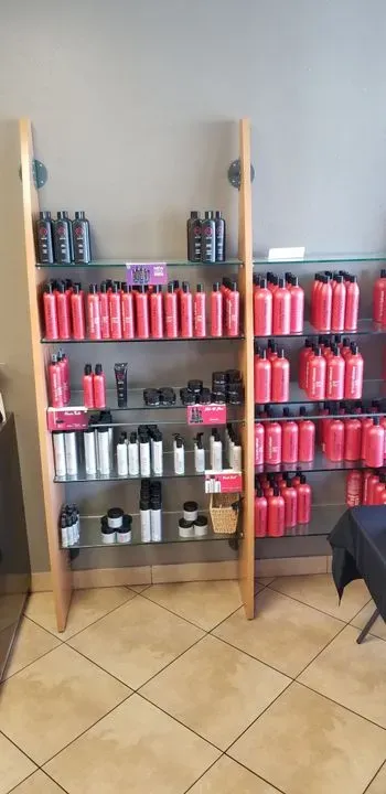 https://cdn.salonspotlight.com/photos/r1EcqHKBviTQQ5bBuM99/078e8014-fd68-419b-80be-6abda8e6c0da_720x720