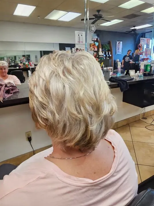 https://cdn.salonspotlight.com/photos/r1EcqHKBviTQQ5bBuM99/e9d88cb1-5f5e-4366-b8a0-d479ca007eff_720x720