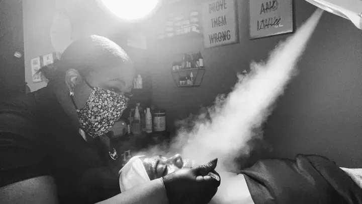 https://cdn.salonspotlight.com/photos/r1dN0z13ZNRYKe9aZV97/769d2e07-3242-456d-b151-a6b5f0b615d1_720x720
