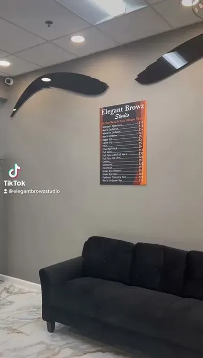 https://cdn.salonspotlight.com/photos/r240F3ayrposFdHNV07r/f62480f7-a65b-44d6-a85d-1484dfdbcb4d_720x720